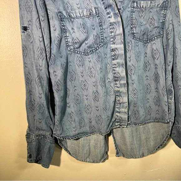 Cloth&Stone Roll Tab Sleeve Blue Tencel Button Up Shirt denim chambray tribal - Picture 4 of 14